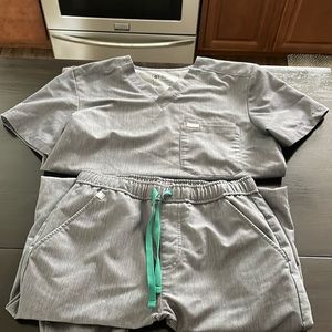 Mens gray figs scrub top and bottom size small